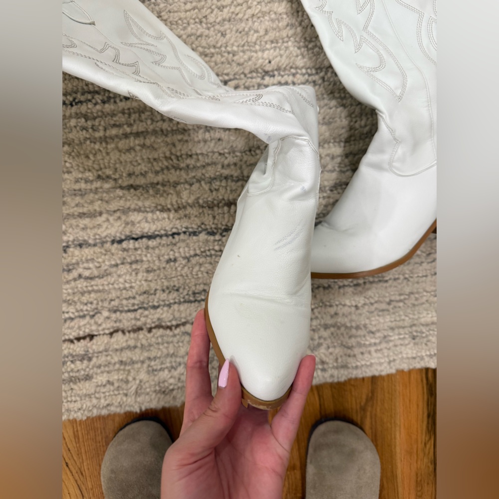White Western-Style Women's Boots - Picture 6 of 8